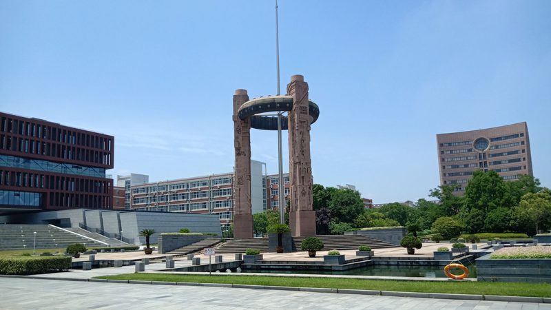 连接器端子定制生产：揭秘其核心工艺与关键要点
