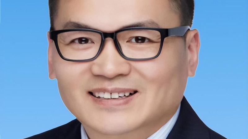 在设计PCB电路板时，需要注意以下规范：
